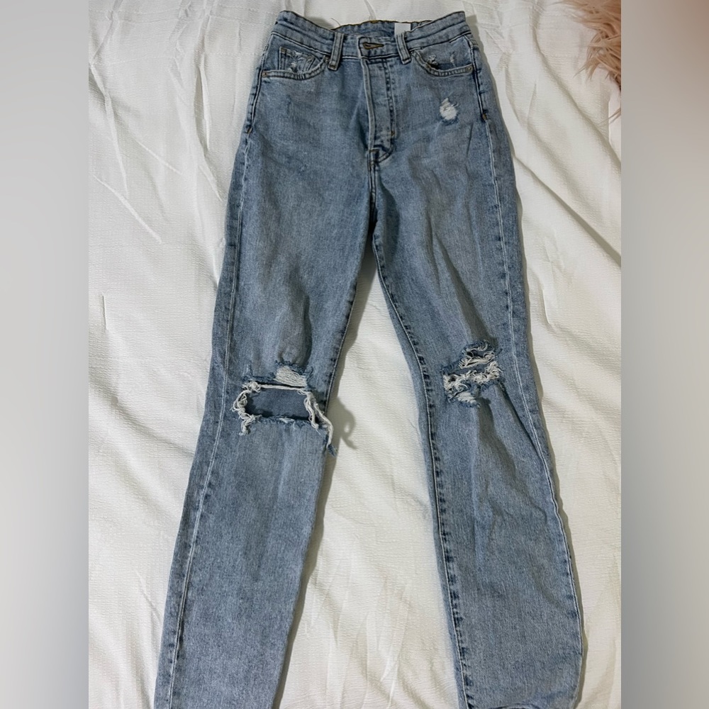 Light wash mom jeans